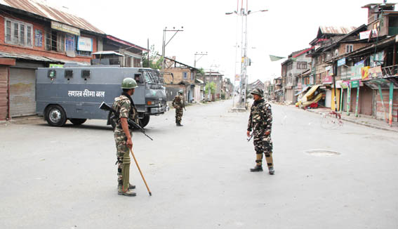 curfewremainsinforceinkashmirvalley